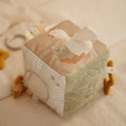 Activity Cube - Beige - Newborn Naturals