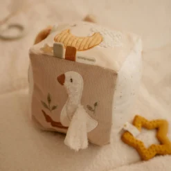 Activity Cube - Beige - Newborn Naturals