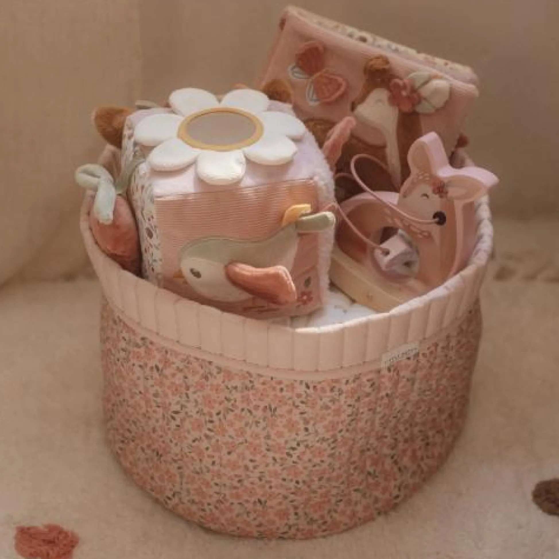 Activity Cube - Pink - Fairy Garden