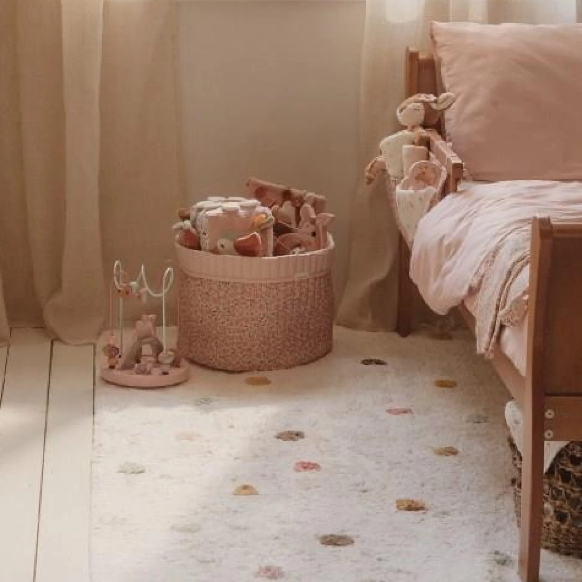 Activity Cube - Pink - Fairy Garden