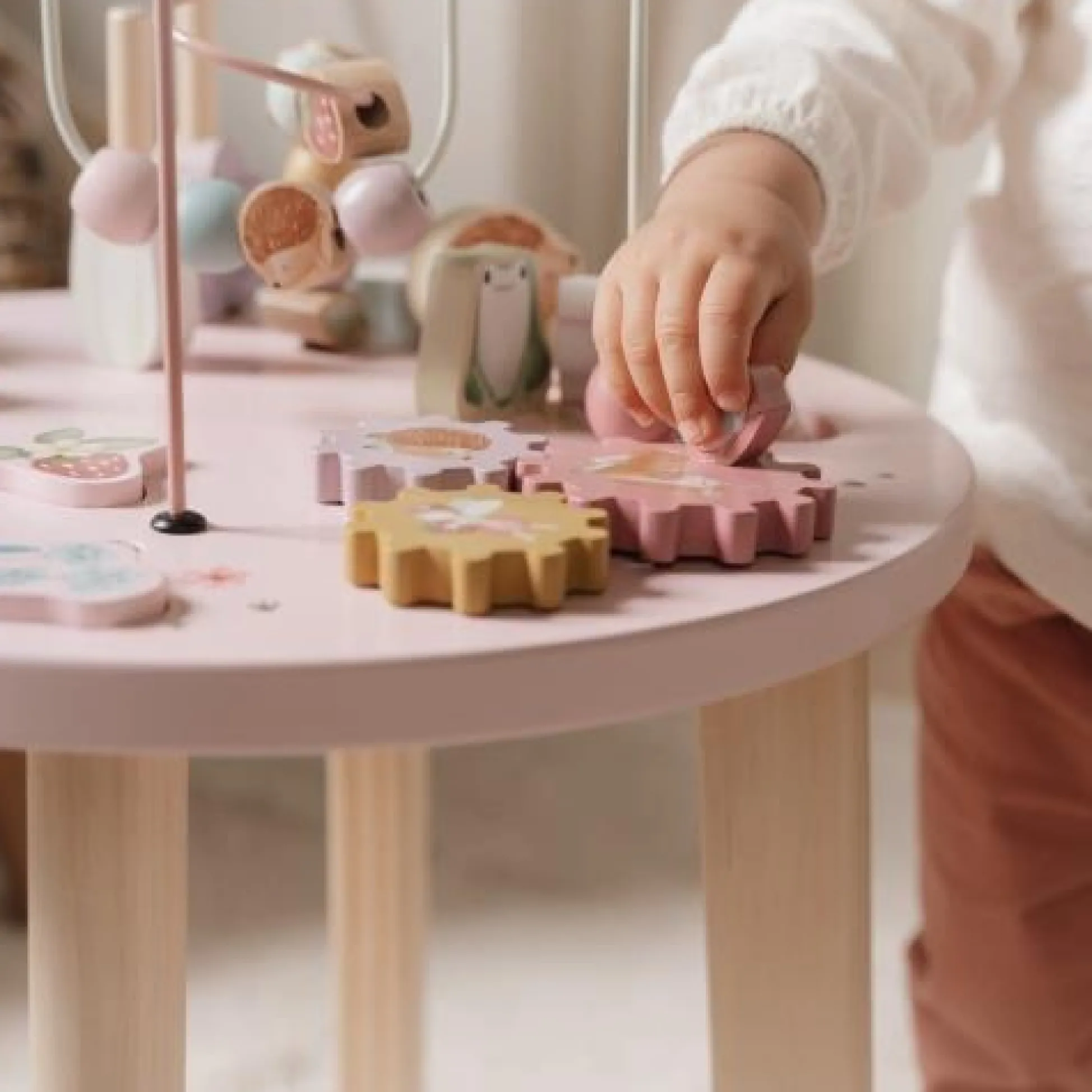 Activity table - Pink - Fairy Garden