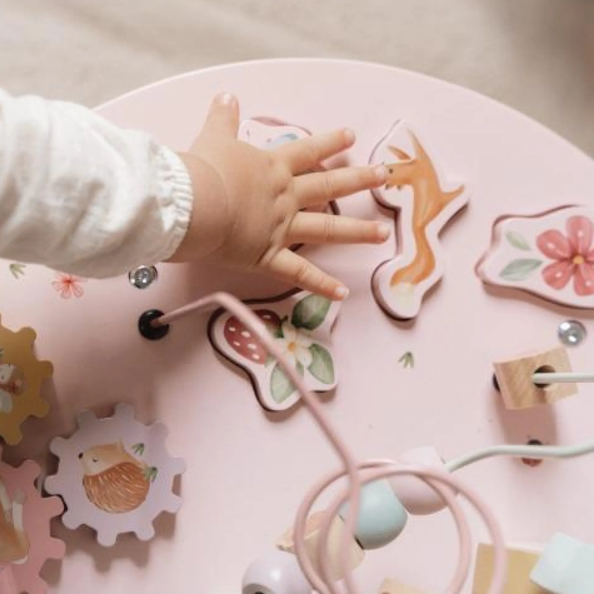 Activity table - Pink - Fairy Garden
