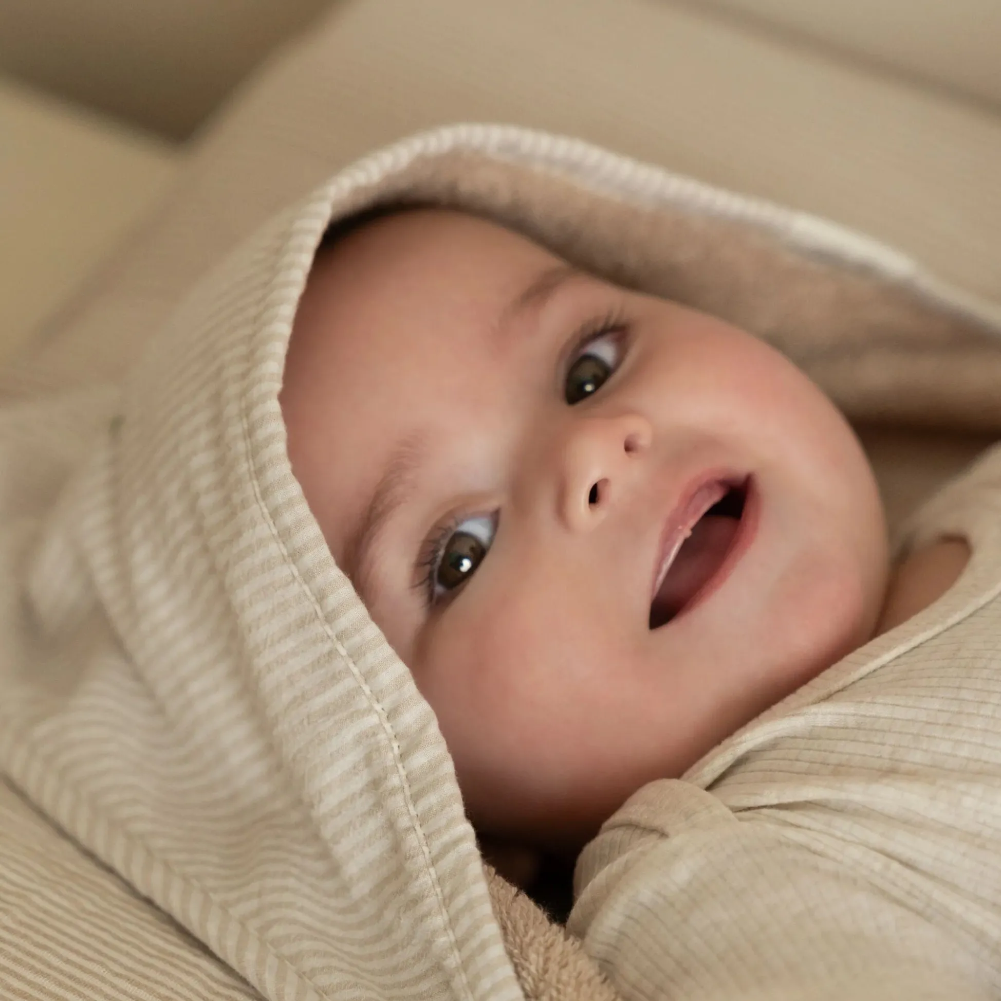 Bath cape - Beige - 75 x 75 - Newborn Naturals - Baby Bunny