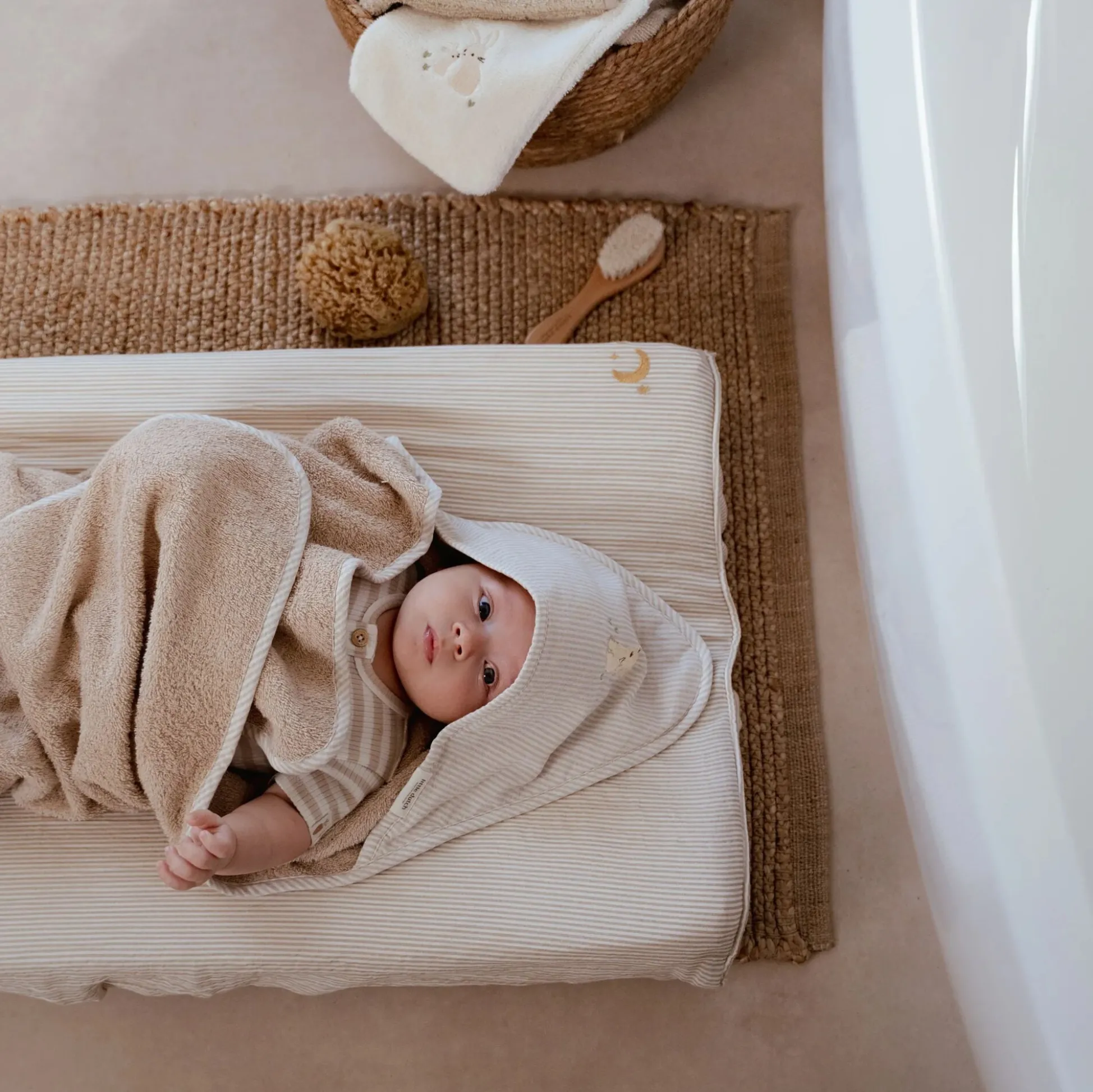 Bath cape - Beige - 75 x 75 - Newborn Naturals - Baby Bunny