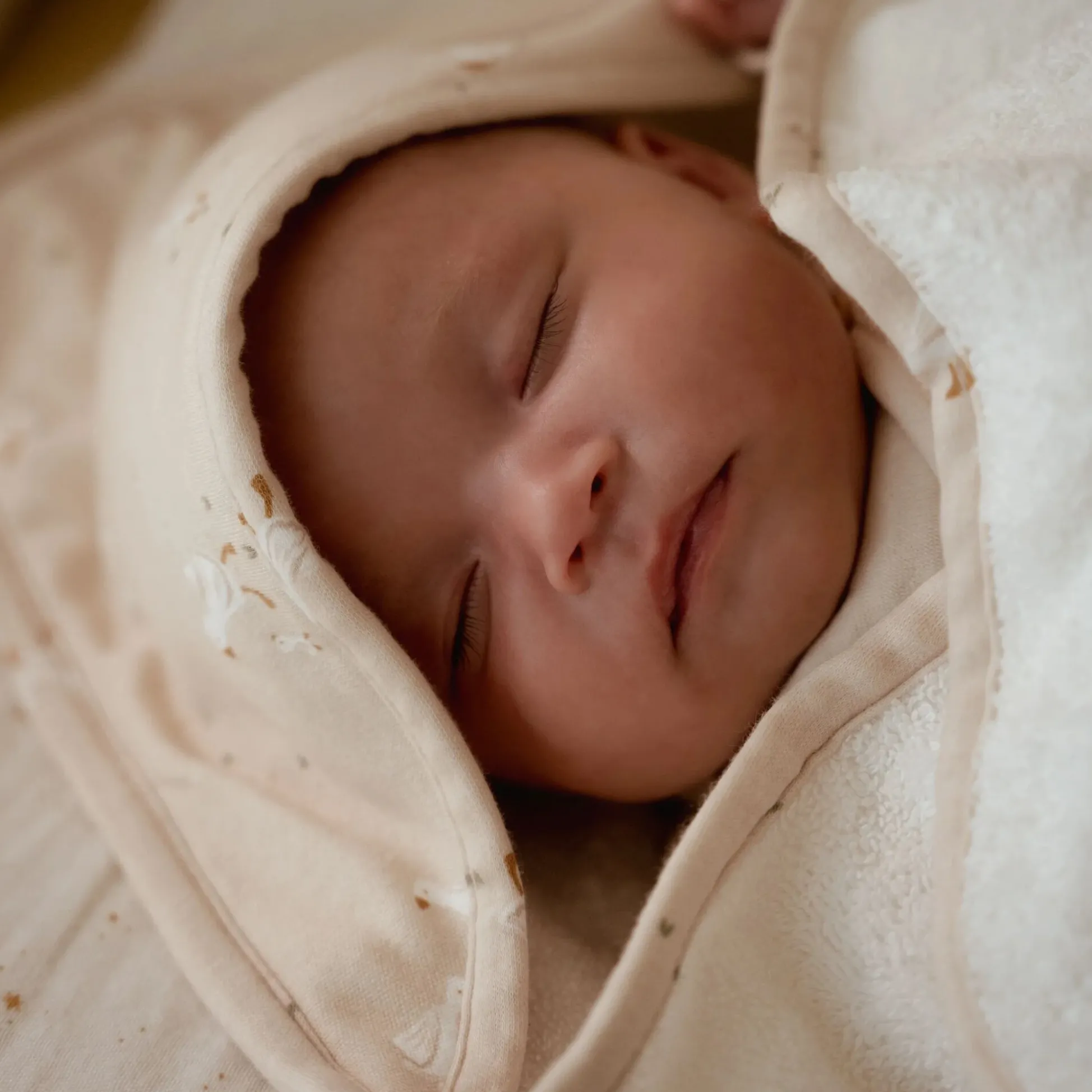 Bath cape - White - 75 x 75 - Newborn Naturals - Little Goose