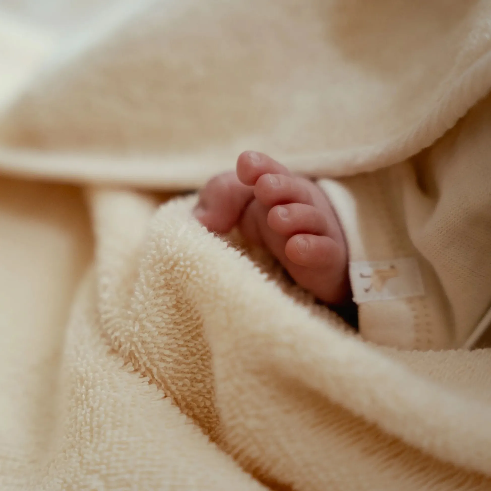 Bath cape - White - 75 x 75 - Newborn Naturals - Little Goose