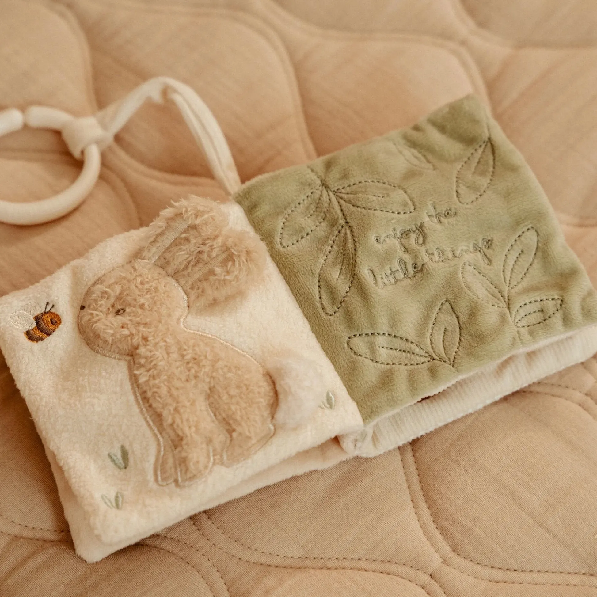 Buggy booklet - White - Newborn Naturals