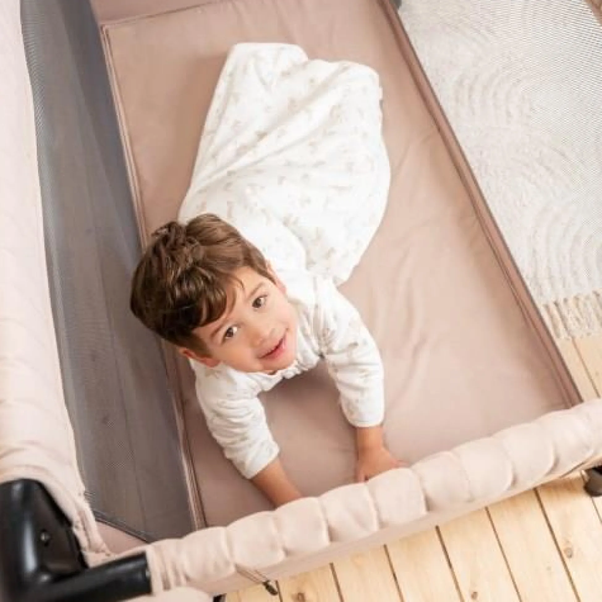 Camping bed - Beige - Essentials