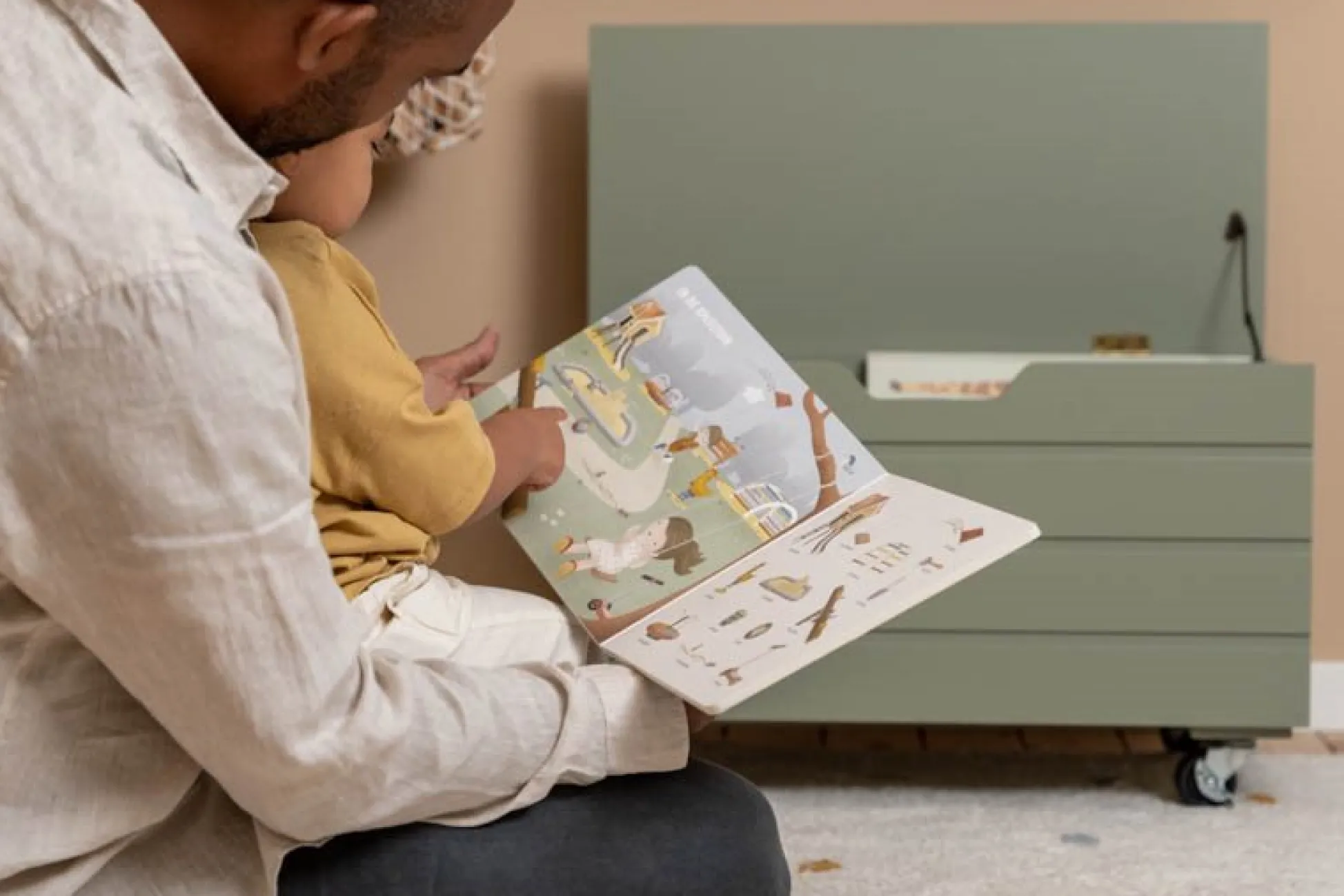 Children's book My Look Book, the world around you - NL