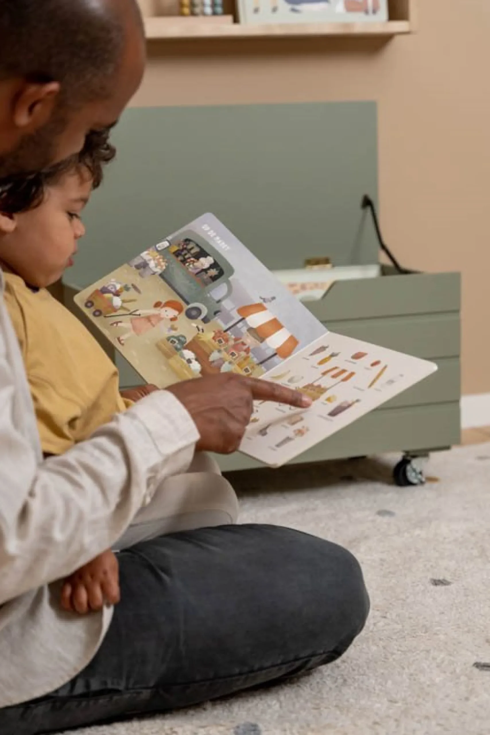 Children's book My Look Book, the world around you - NL