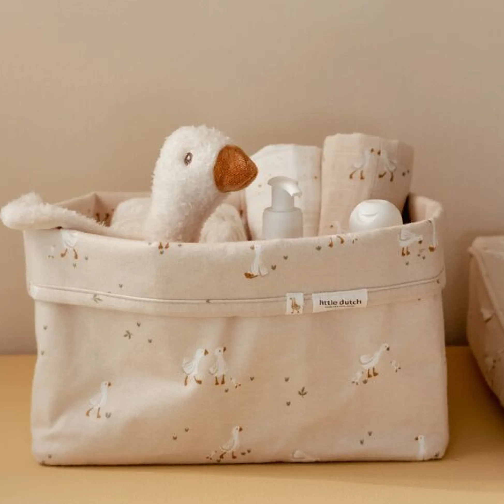 Commodity basket large - White - Newborn Naturals - Little Goose