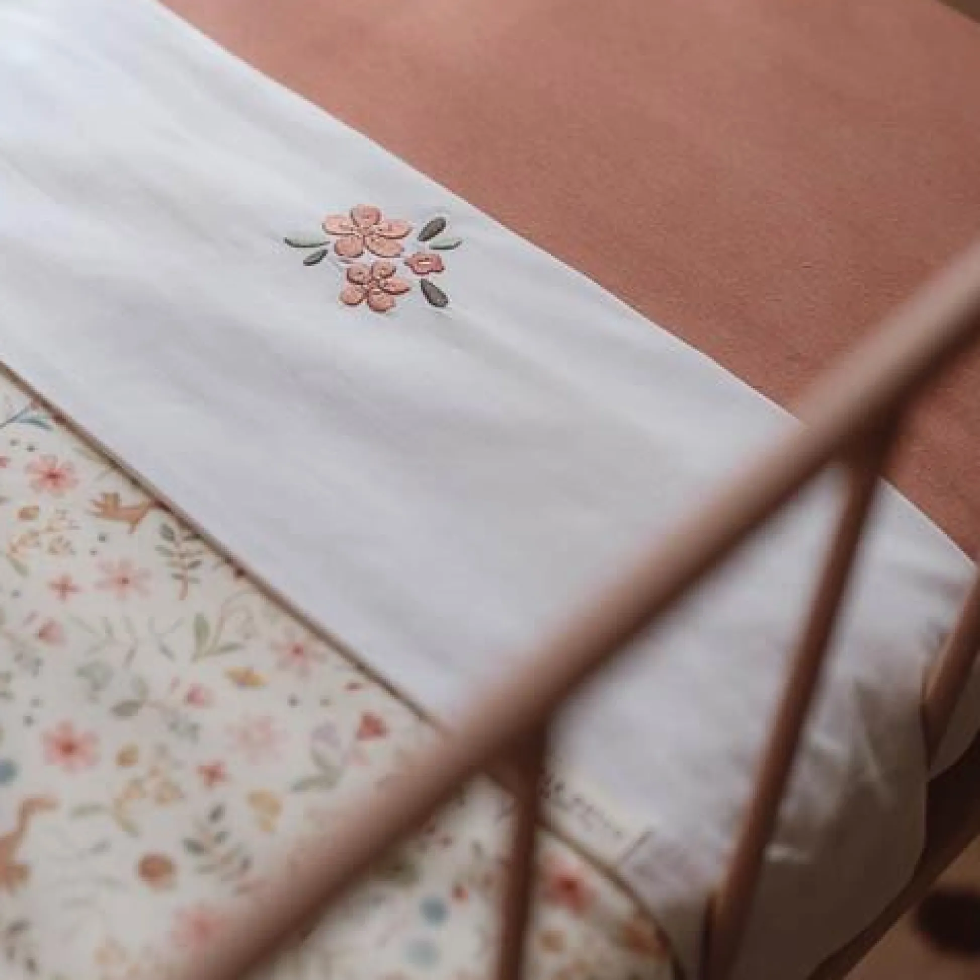 Crib Sheet - White - Fairy Garden - Fairy Flowers