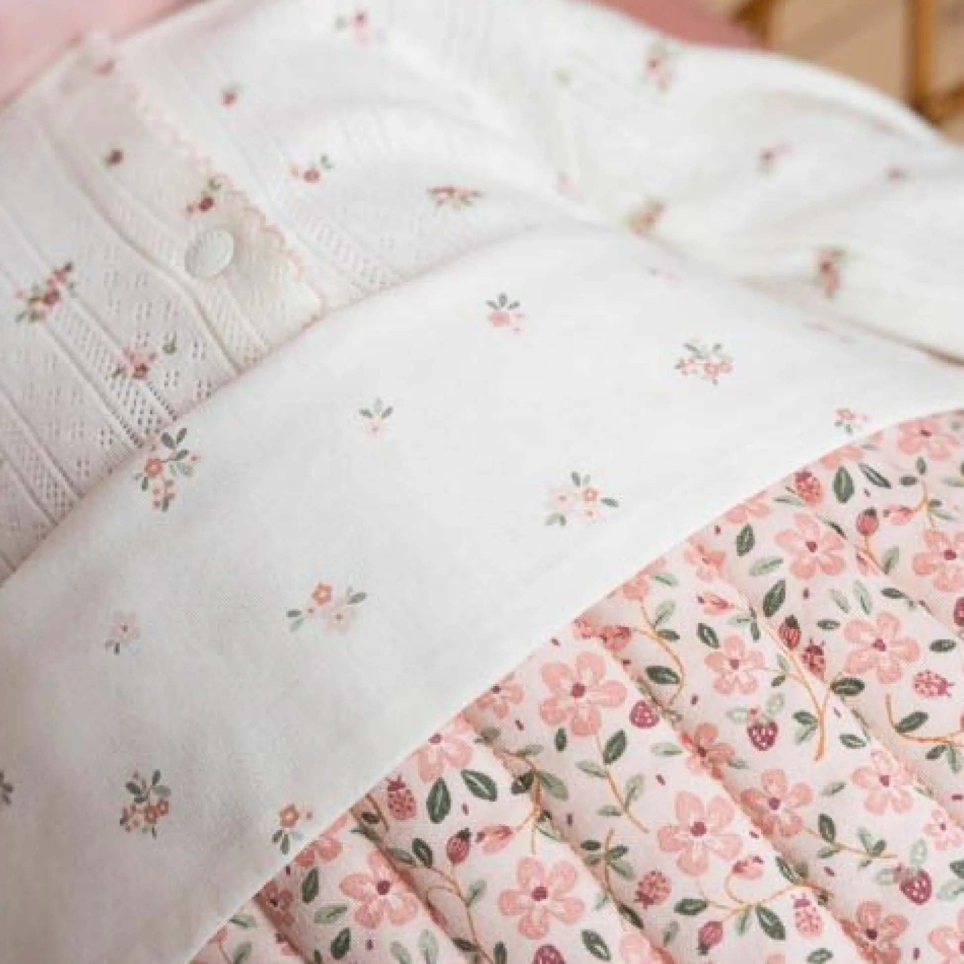 Crib -sheet - white - fairy garden - fairy blossom