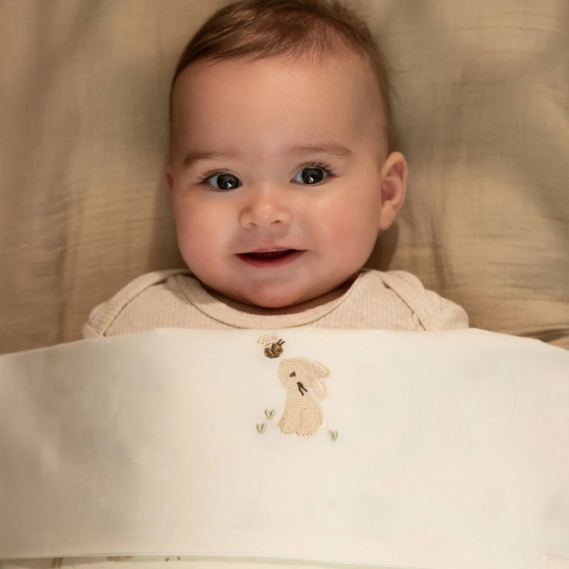 Crib sheet - White - Newborn Naturals - Baby Bunny