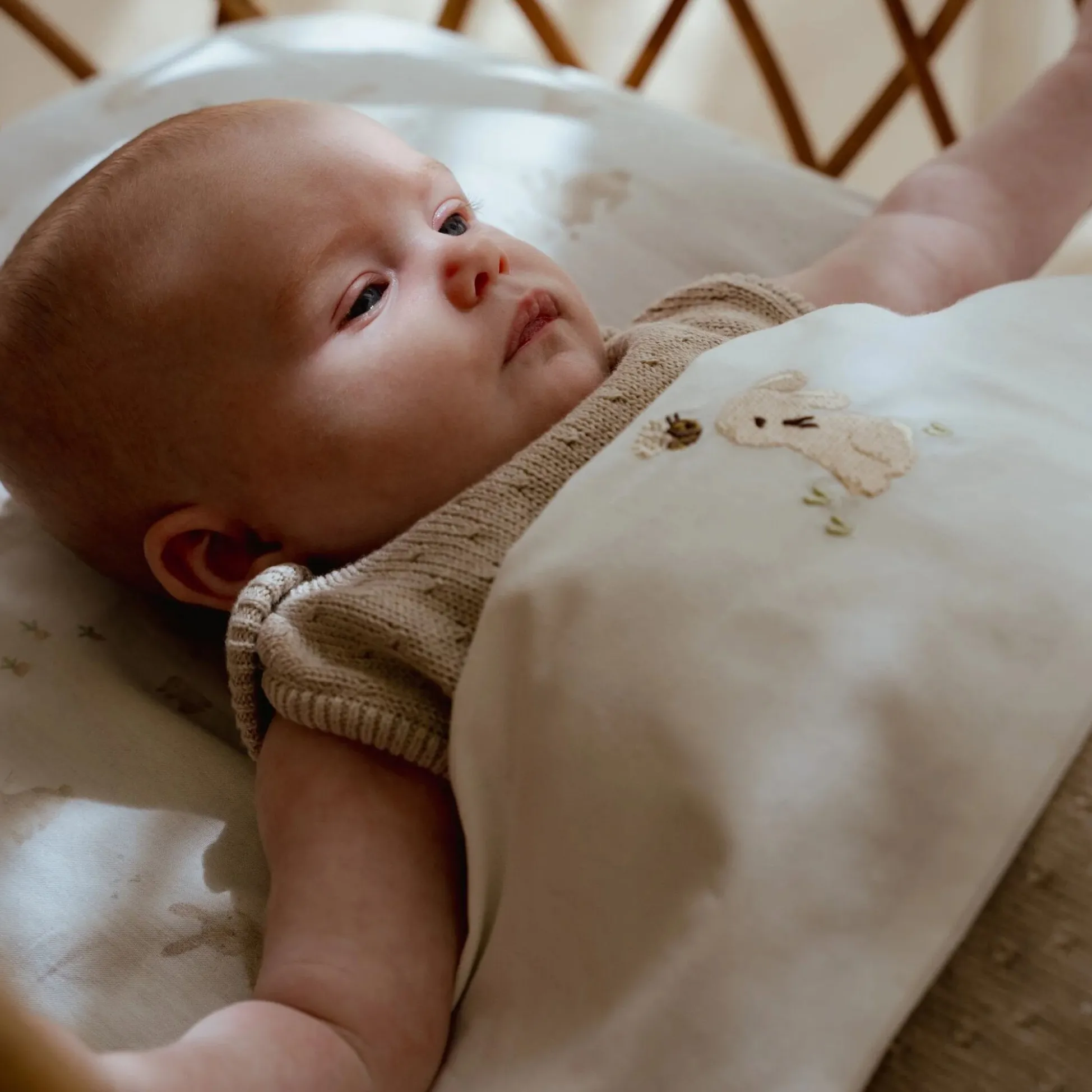Crib sheet - White - Newborn Naturals - Baby Bunny