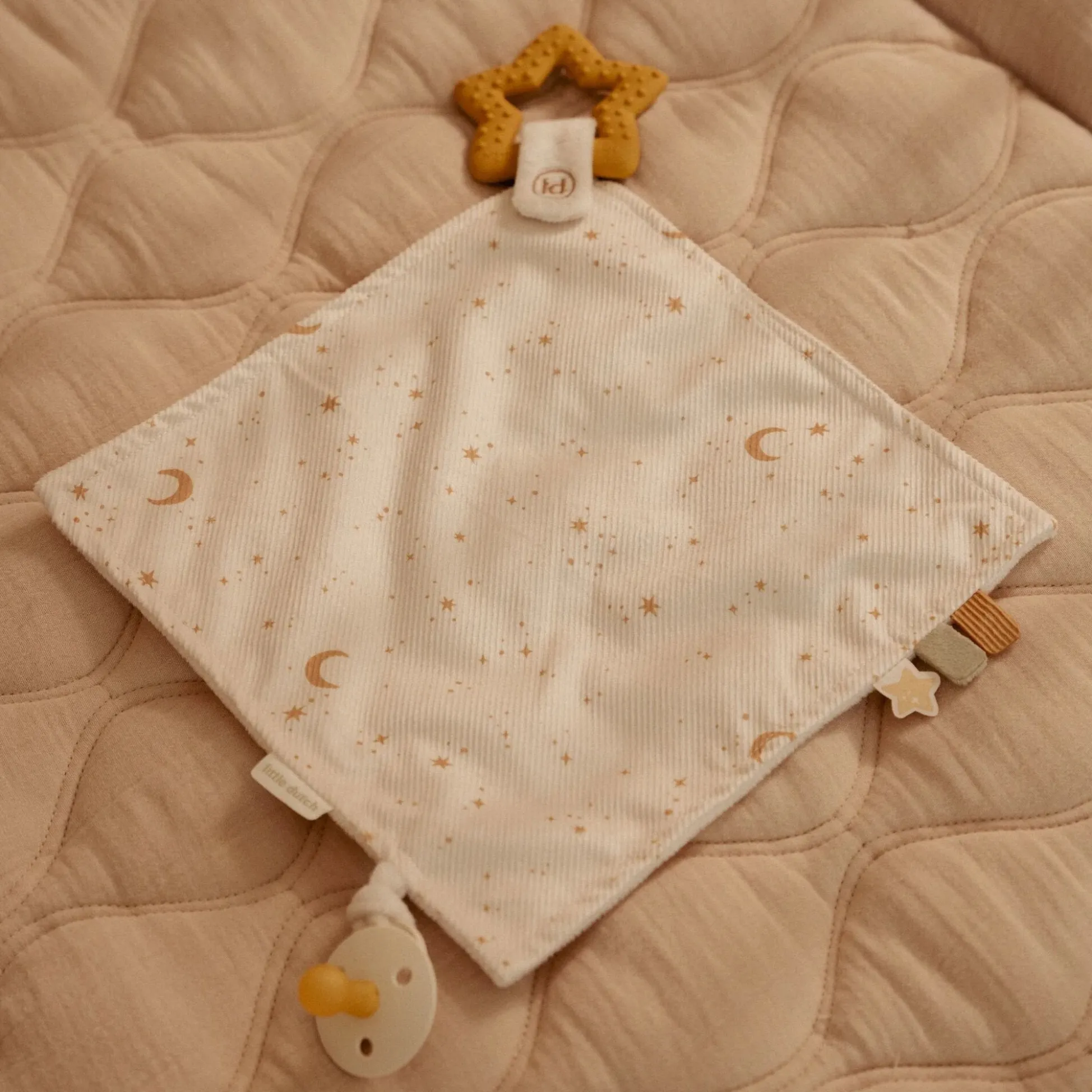 Cuddle cloth with teething ring - Newborn Naturals