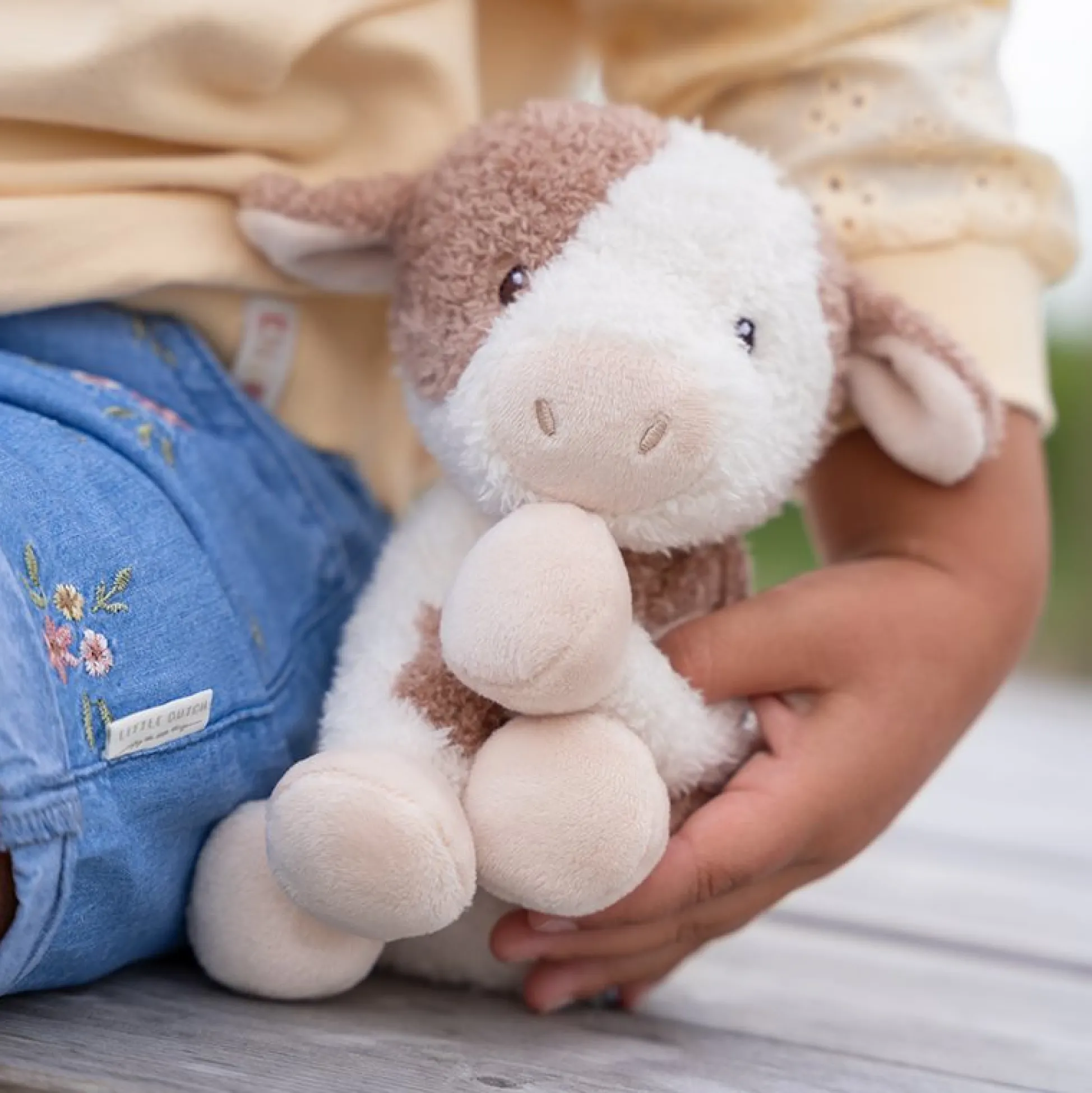 Cuddle Cow 17cm Little Farm
