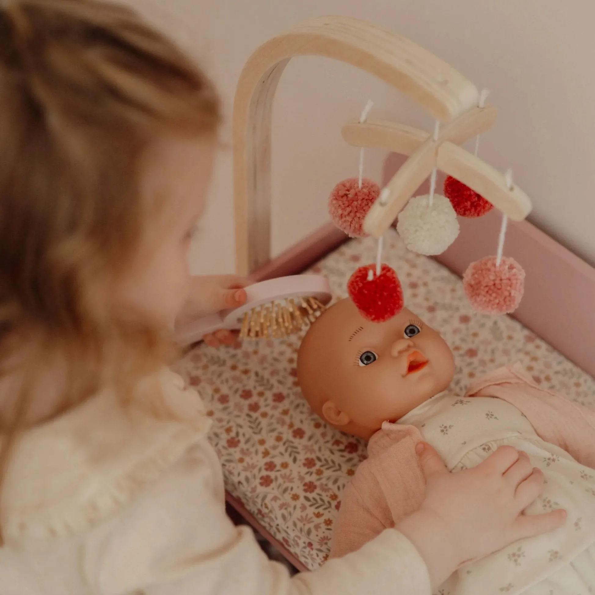 Doll changing table – Pink – Essentials