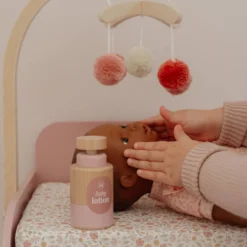 Doll changing table – Pink – Essentials