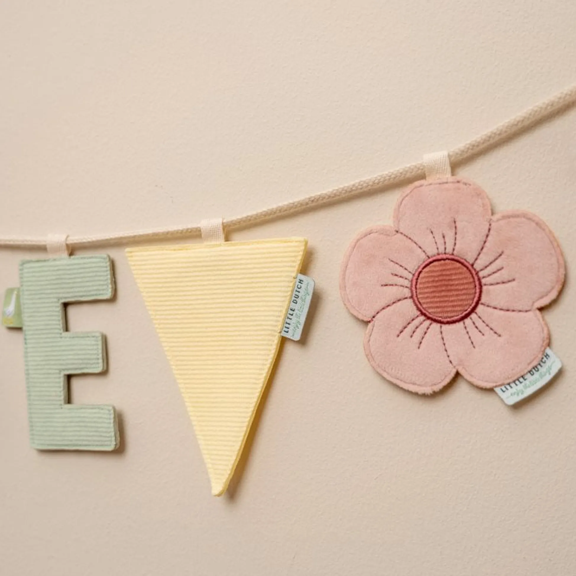Garland element - Letter E