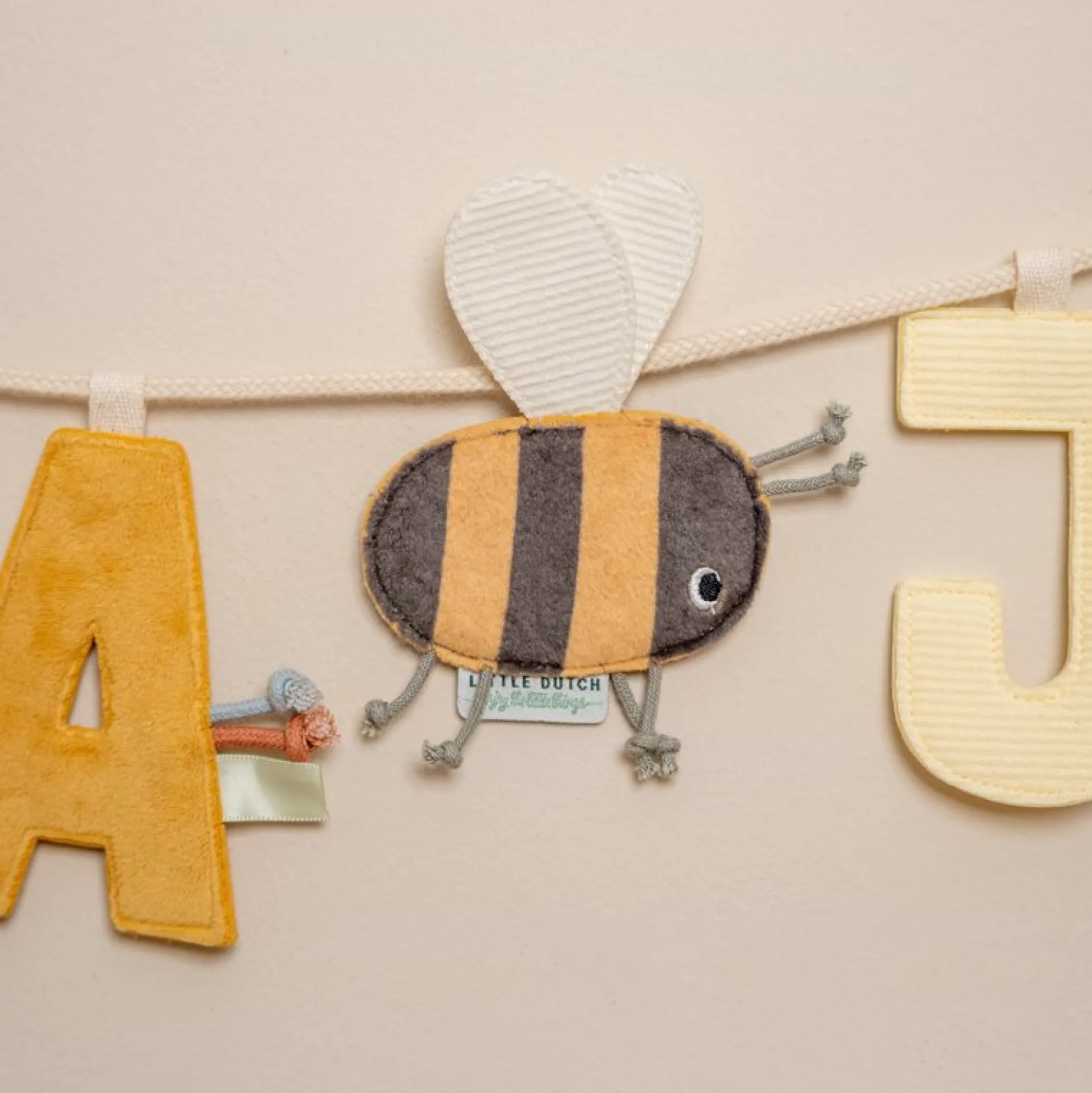 Garland element - Letter J