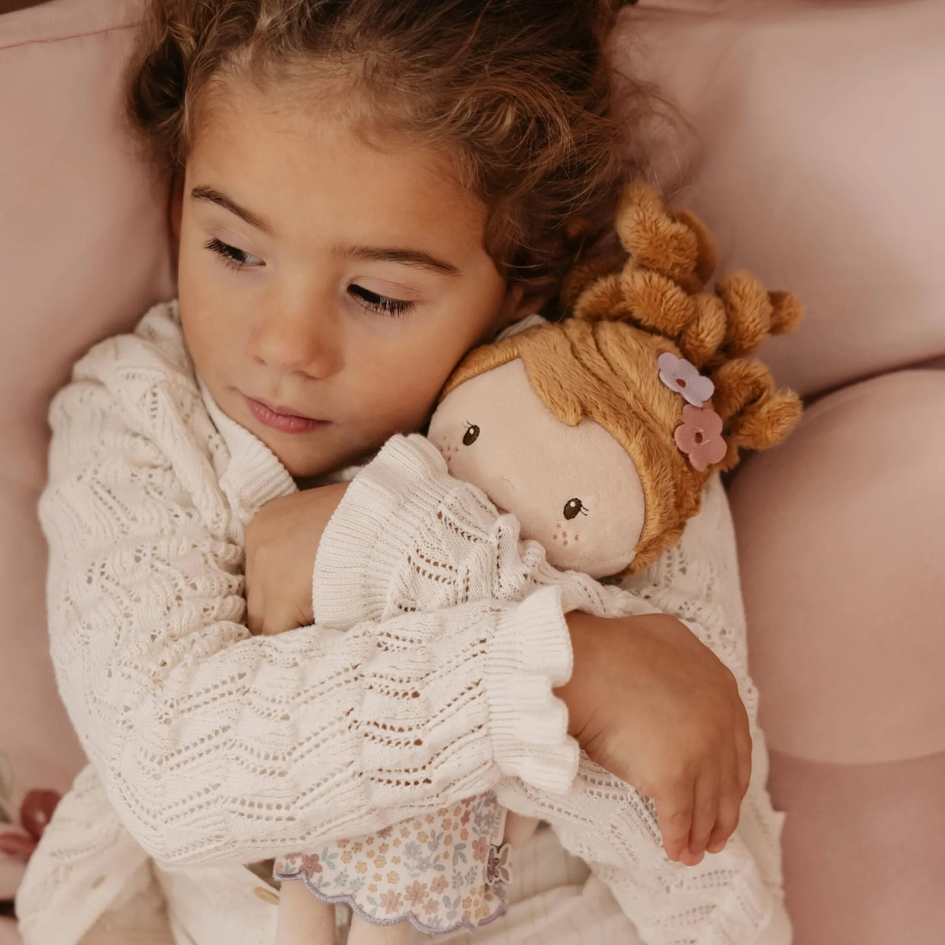 Hug doll Ava - 35 cm