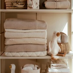 Knitted crib blanket - Fleece - Beige - Essentials