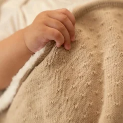 Knitted crib blanket - Fleece - Beige - Essentials