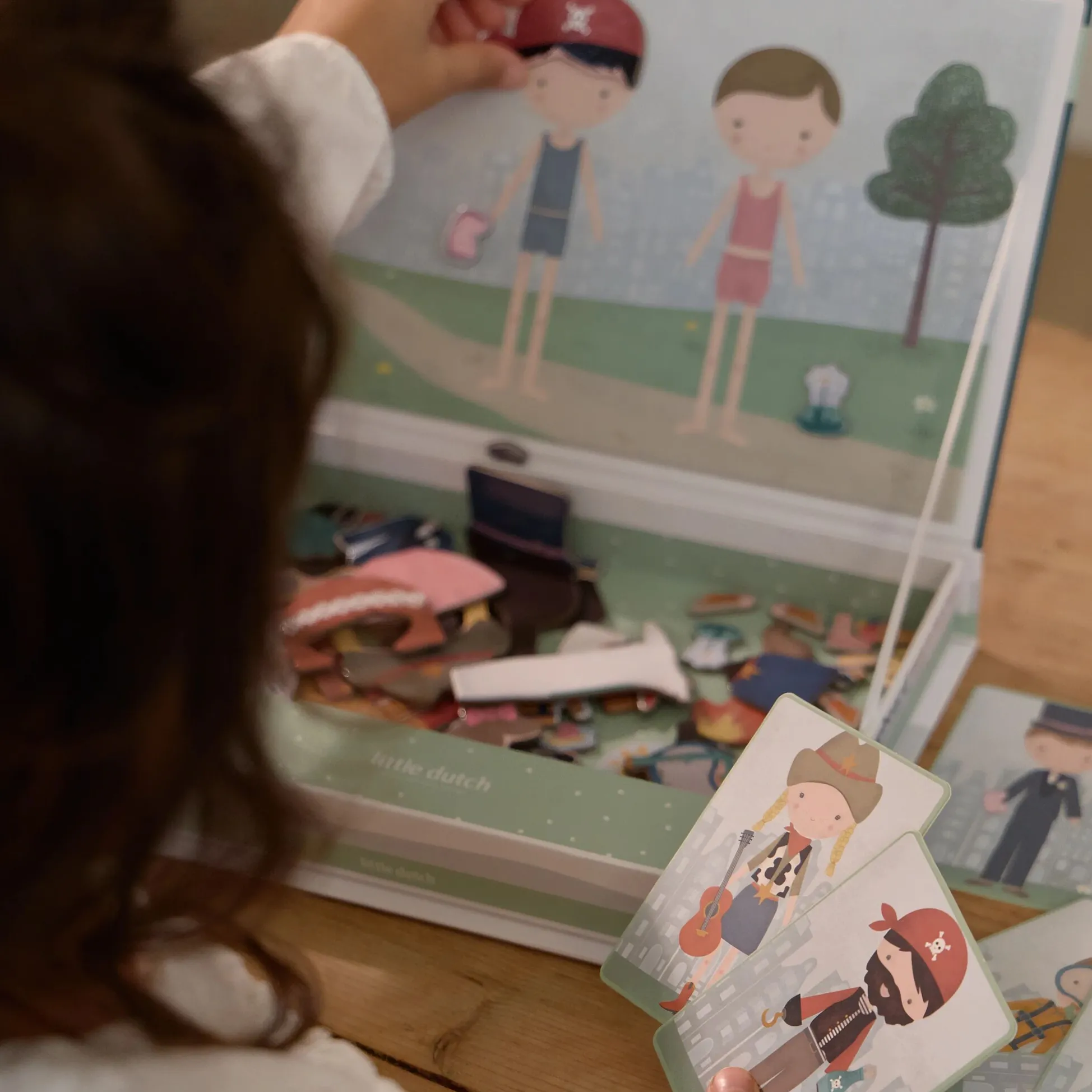 Magnetic play board - Jim & Rosa