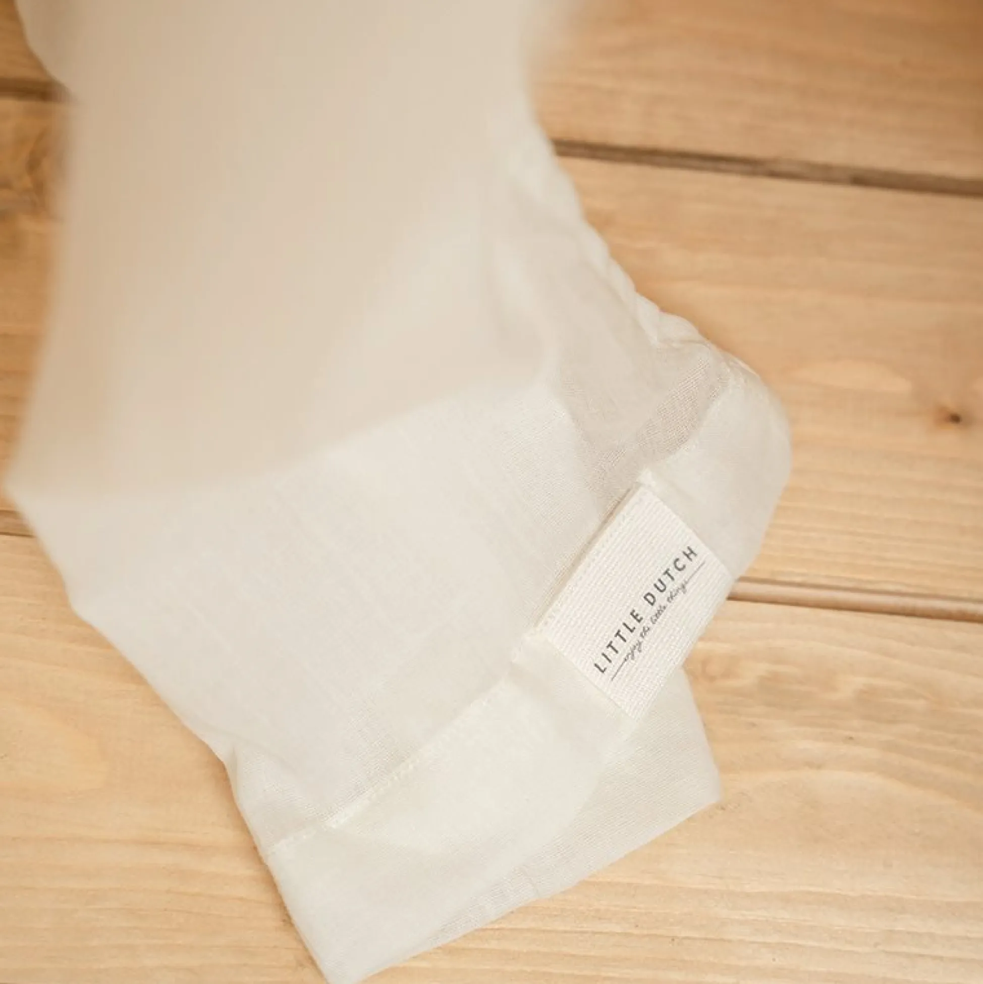 Mosquito net hydrophilic soft white