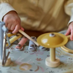 Music table - Safari Friends