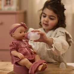 Pee doll Livia