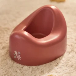 Pee doll Livia