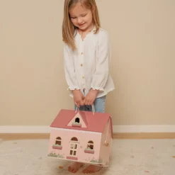 Portable dollhouse wood