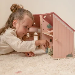 Portable dollhouse wood