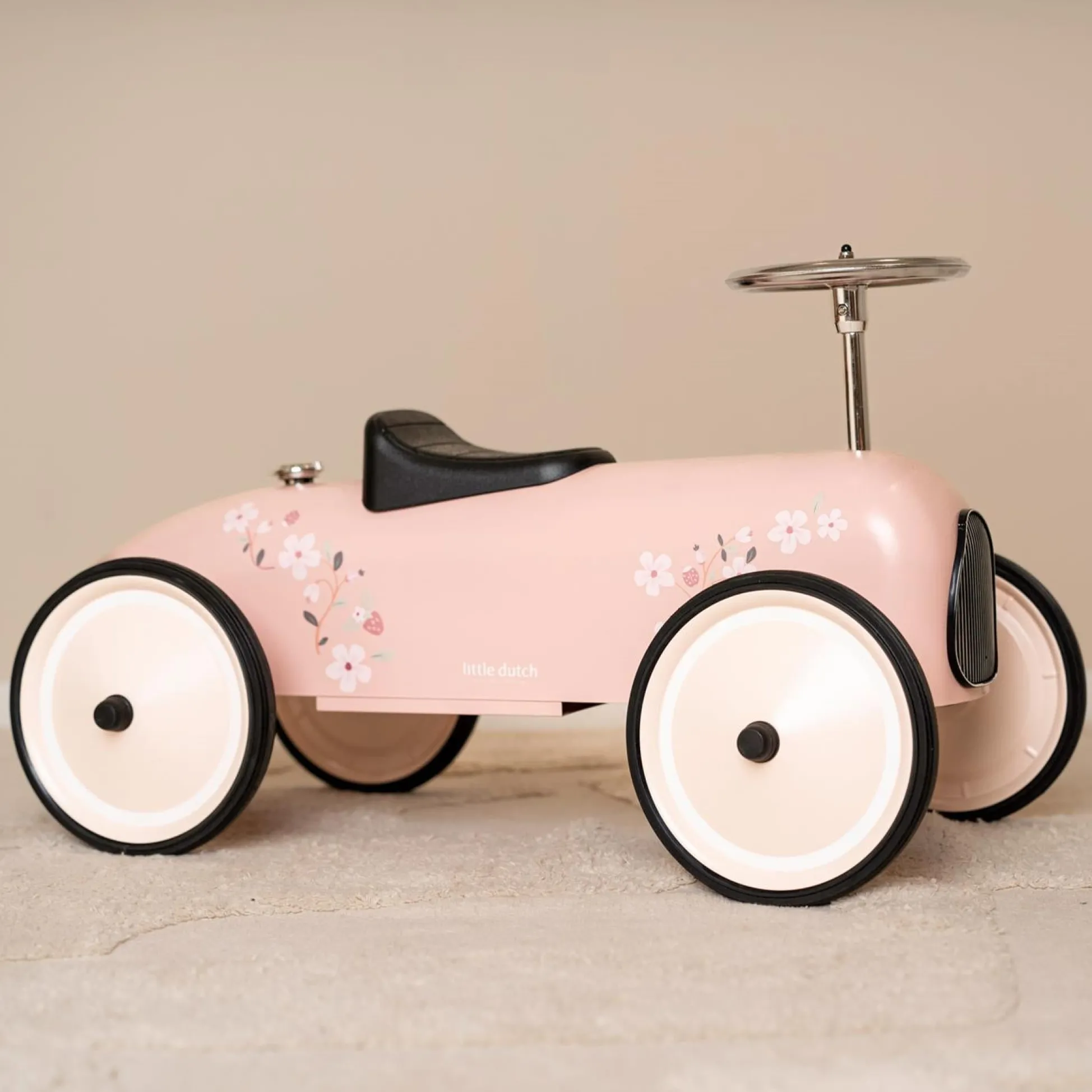Retro ride-on car - Pink - Essentials
