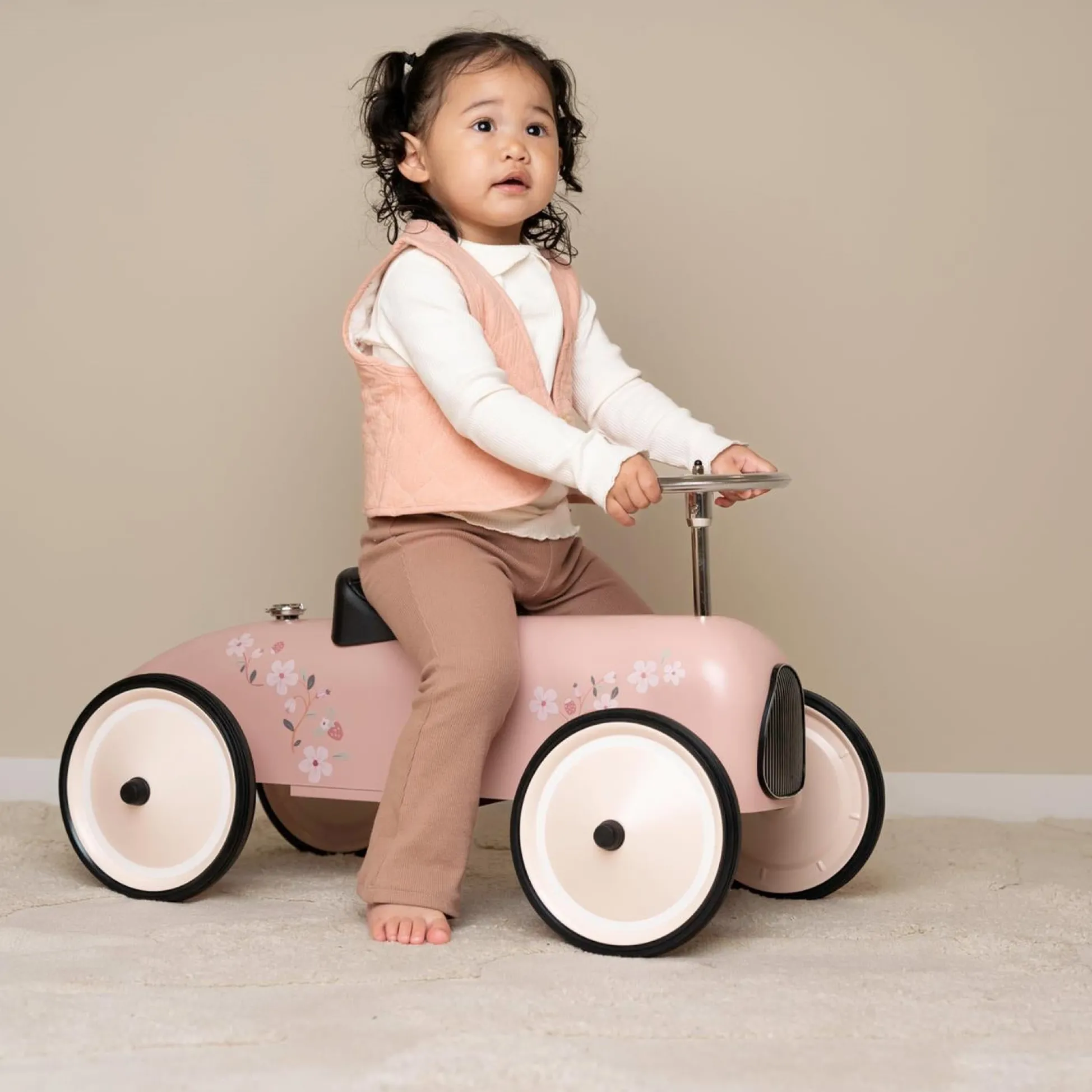 Retro ride-on car - Pink - Essentials