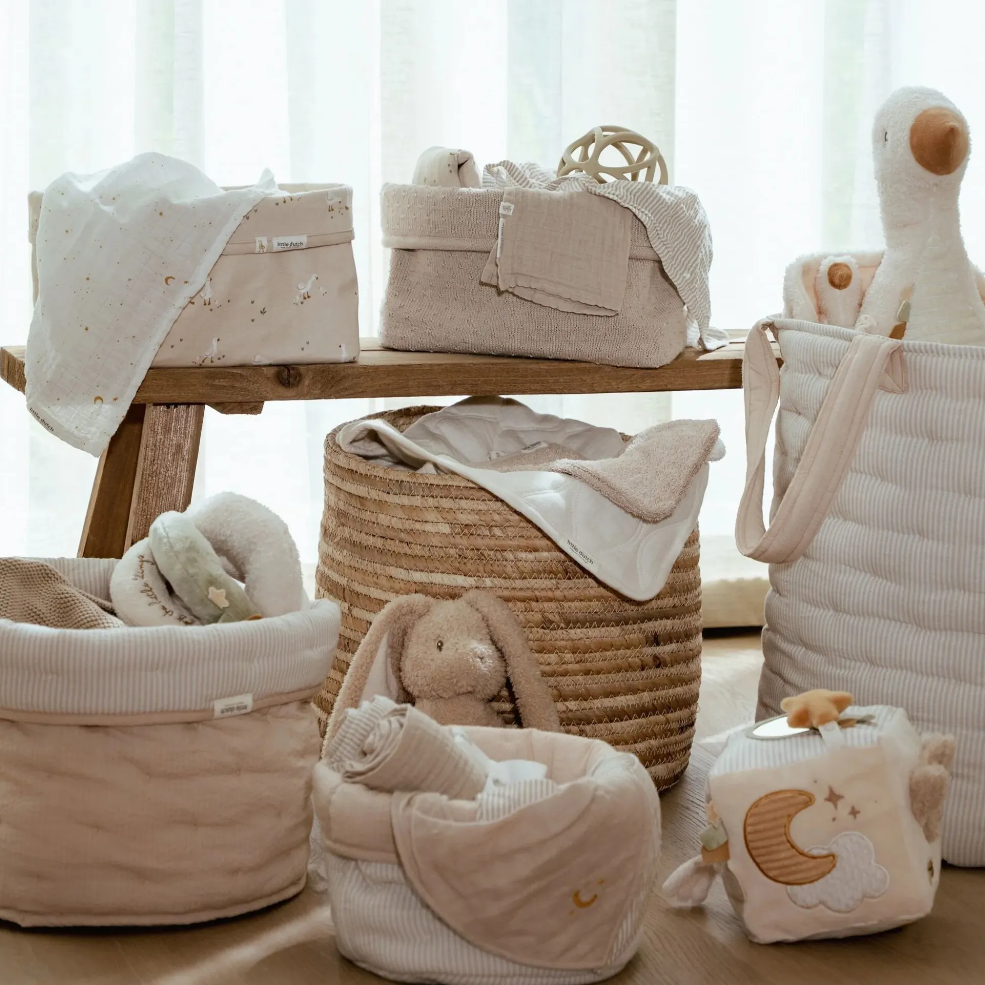 Storage basket small - Beige - Essentials