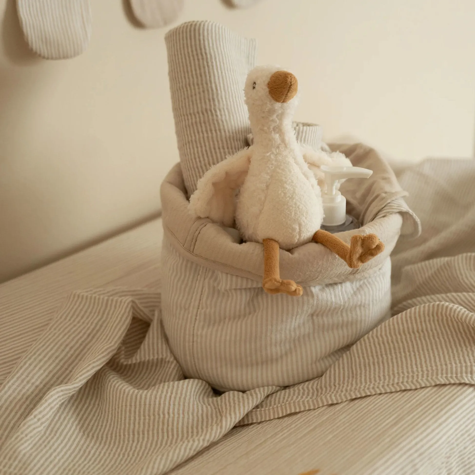 Storage basket small - Beige - Essentials