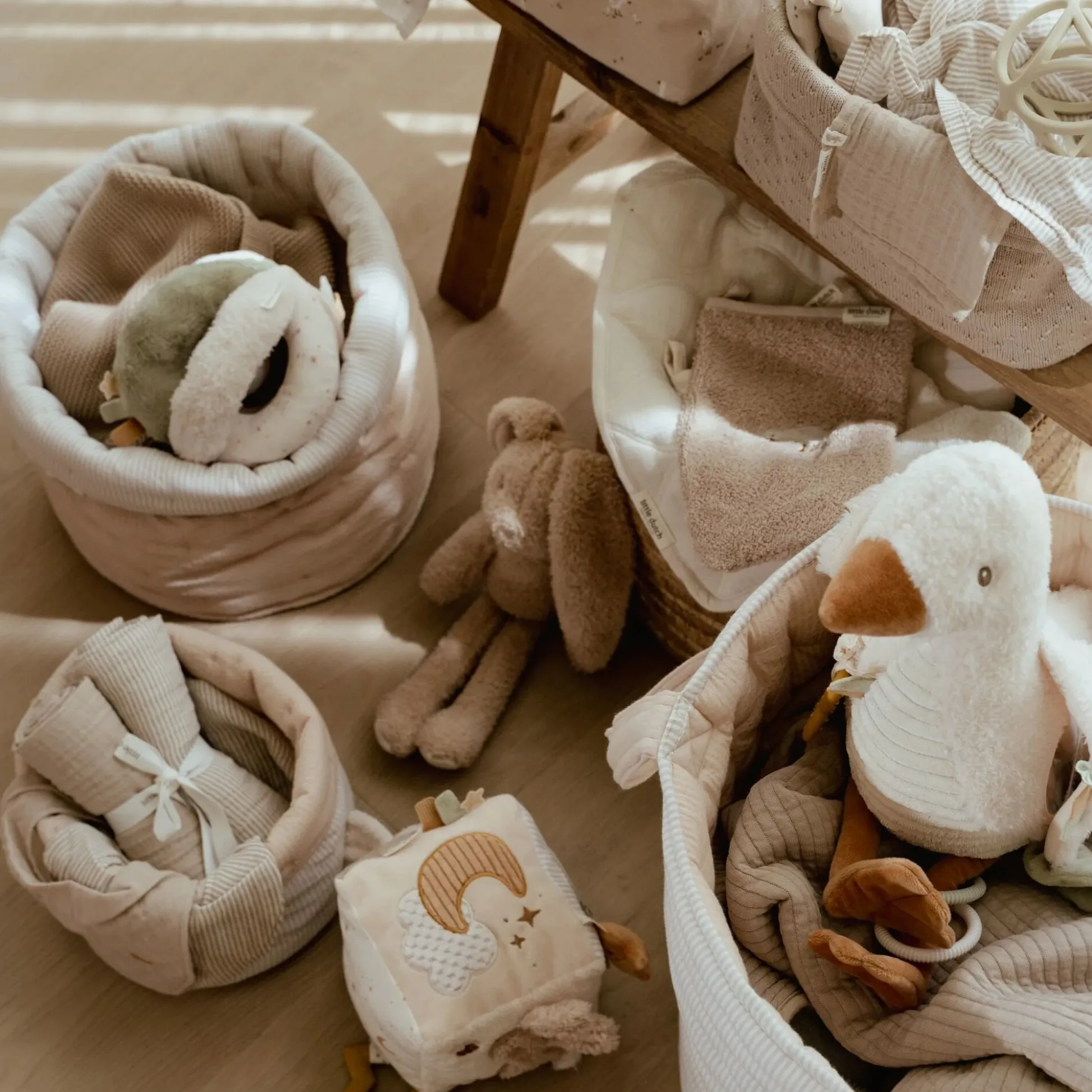 Storage basket small - Beige - Essentials