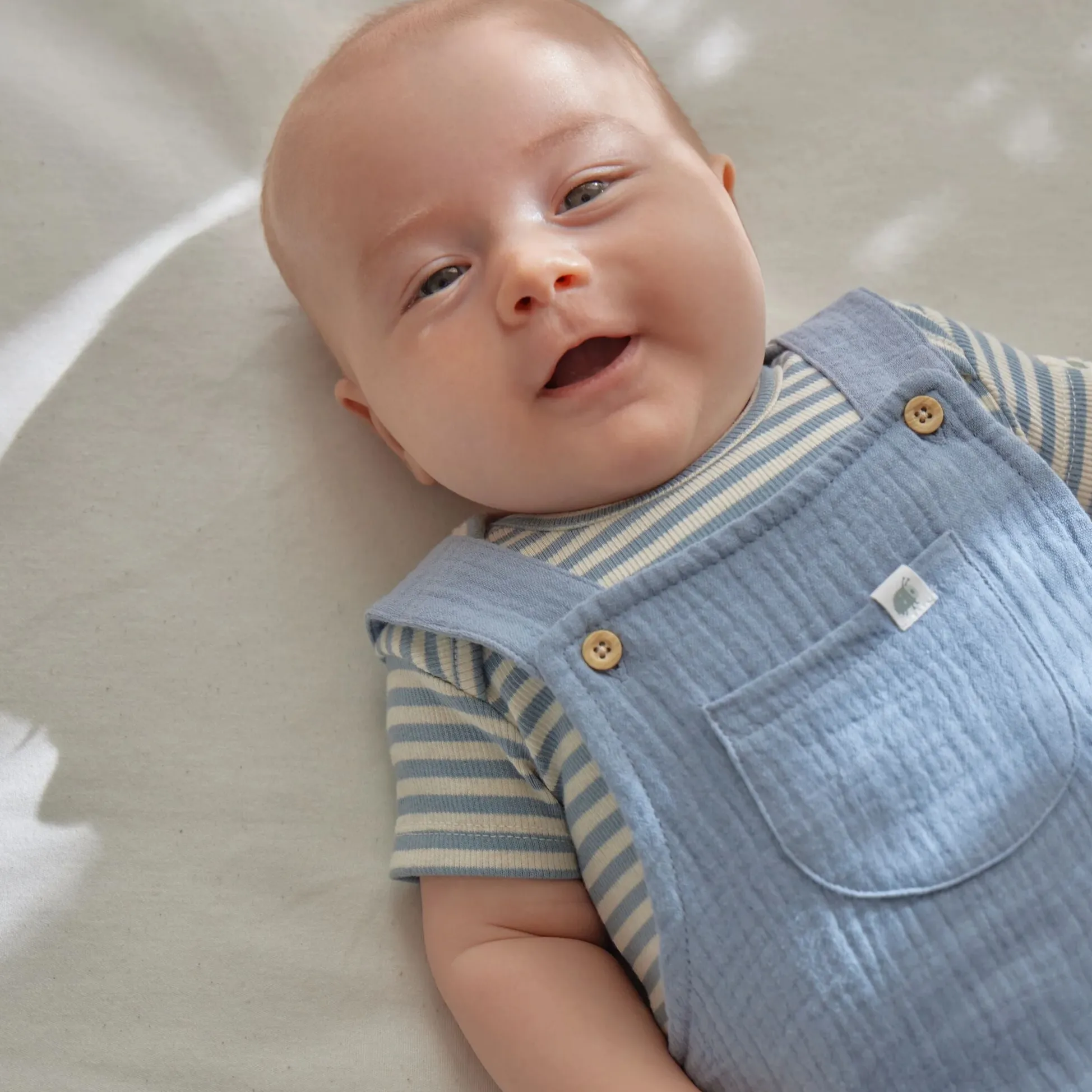 Striped short-sleeve romper - Blue