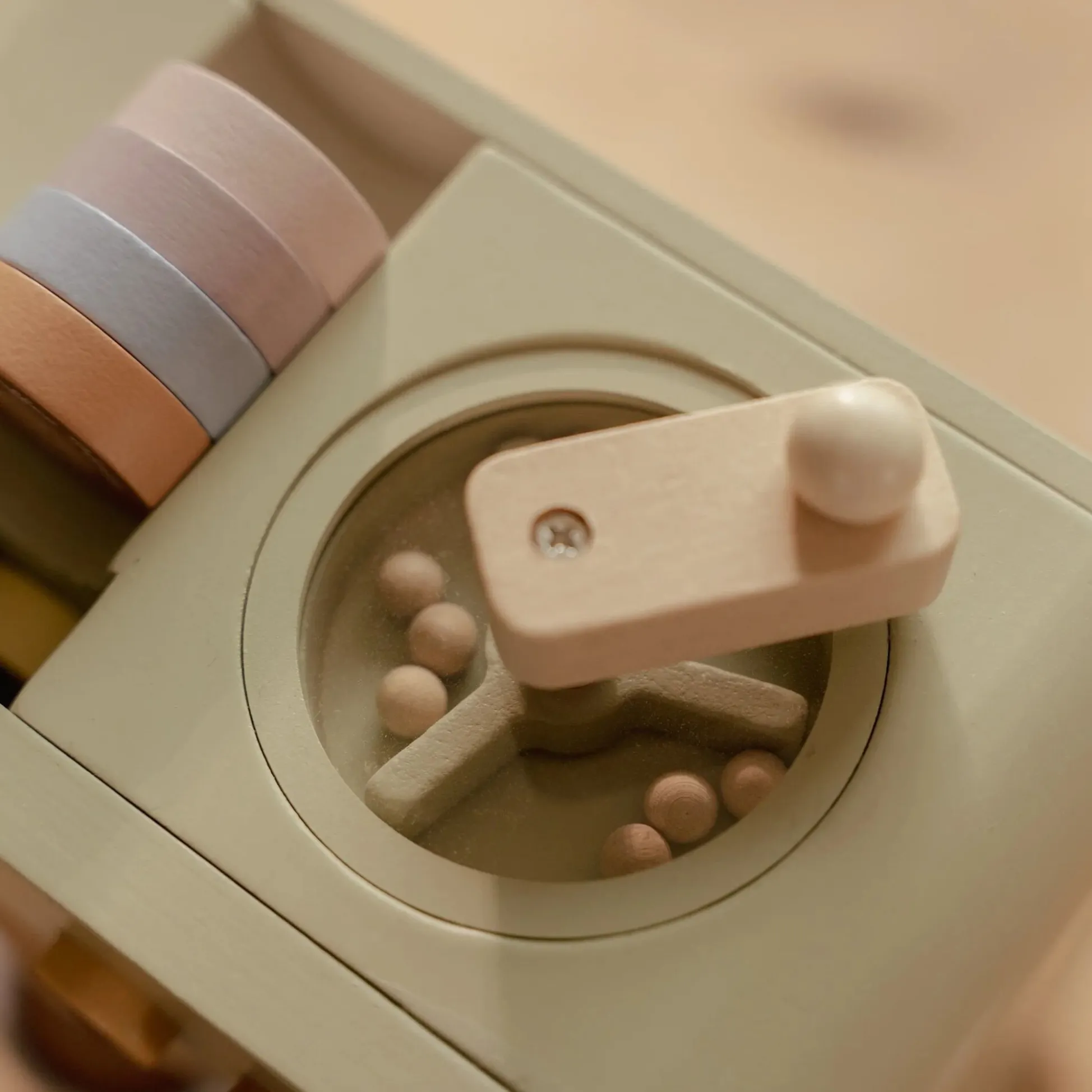 Wooden coffee maker - Green - Essentials