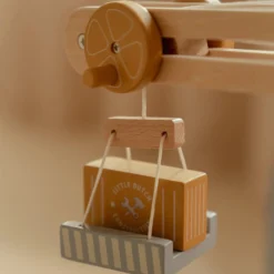 Wooden crane – Multicolored – Train track