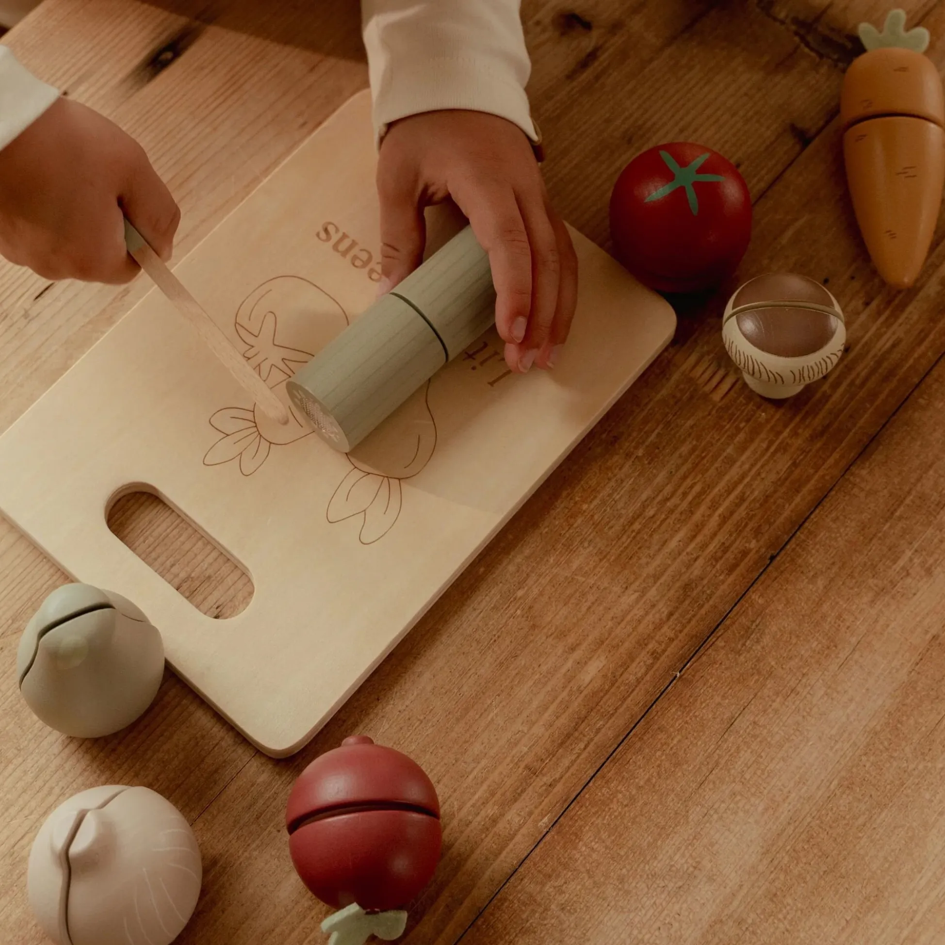 Wooden cut vegetables - Multicolored - Essentials