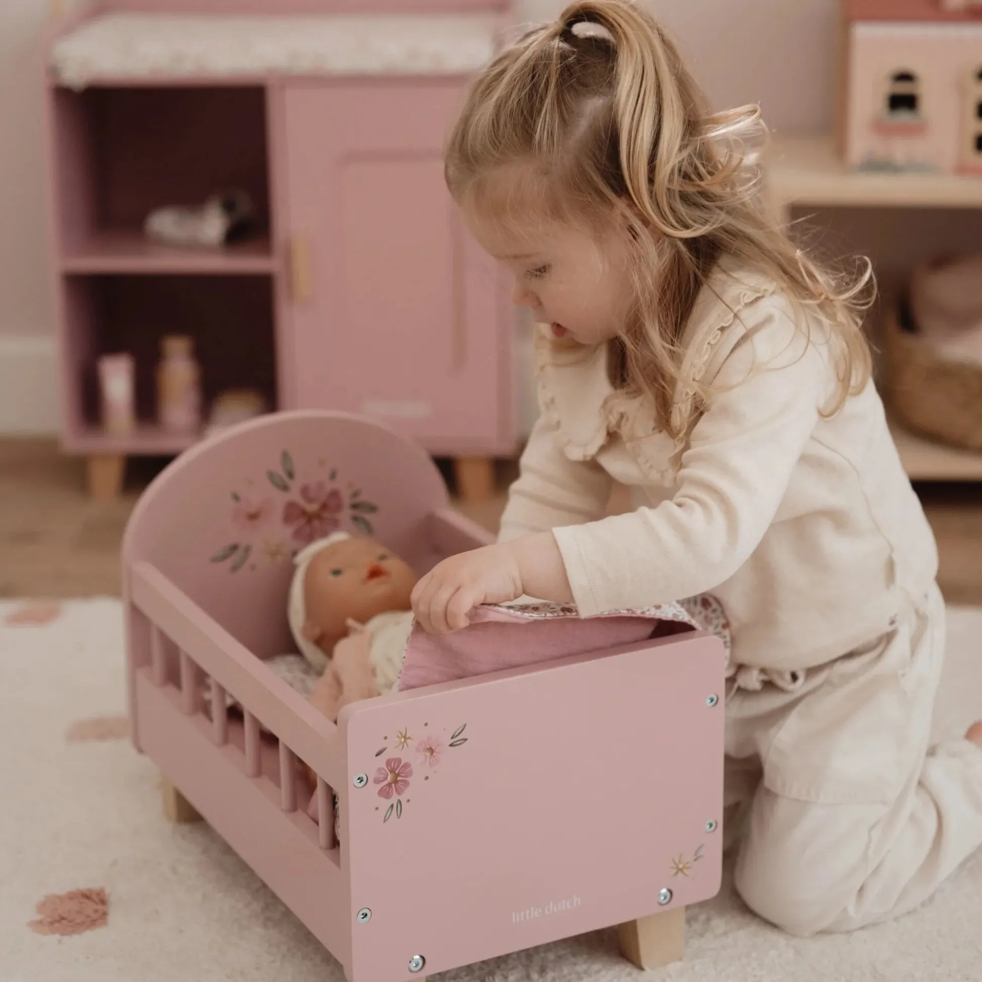 Wooden doll bed - Pink - Essentials