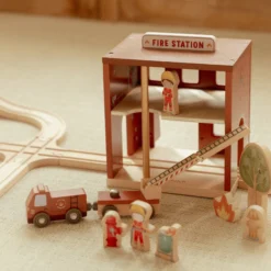 Wooden fire station – Red – Essentials