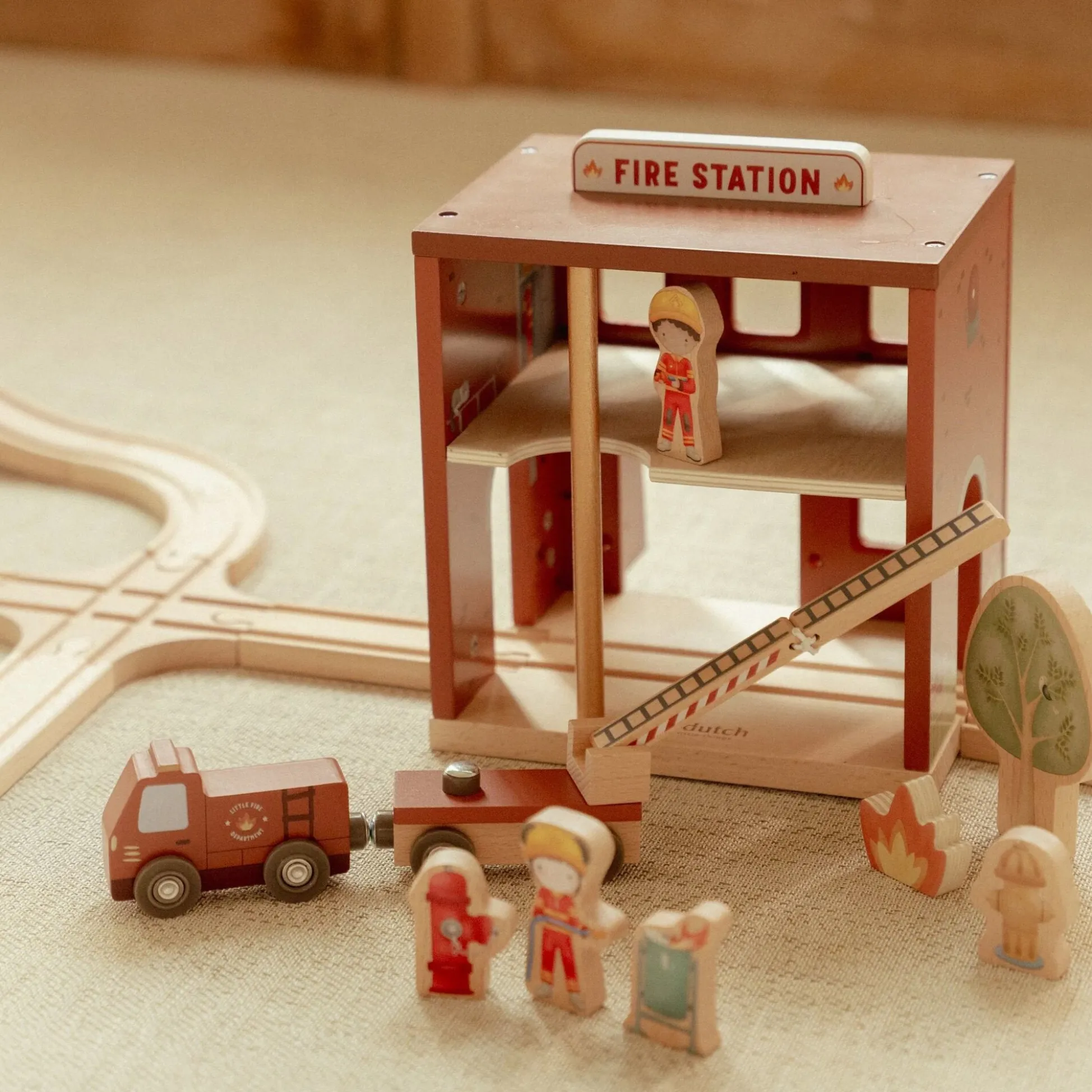 Wooden fire station – Red – Essentials