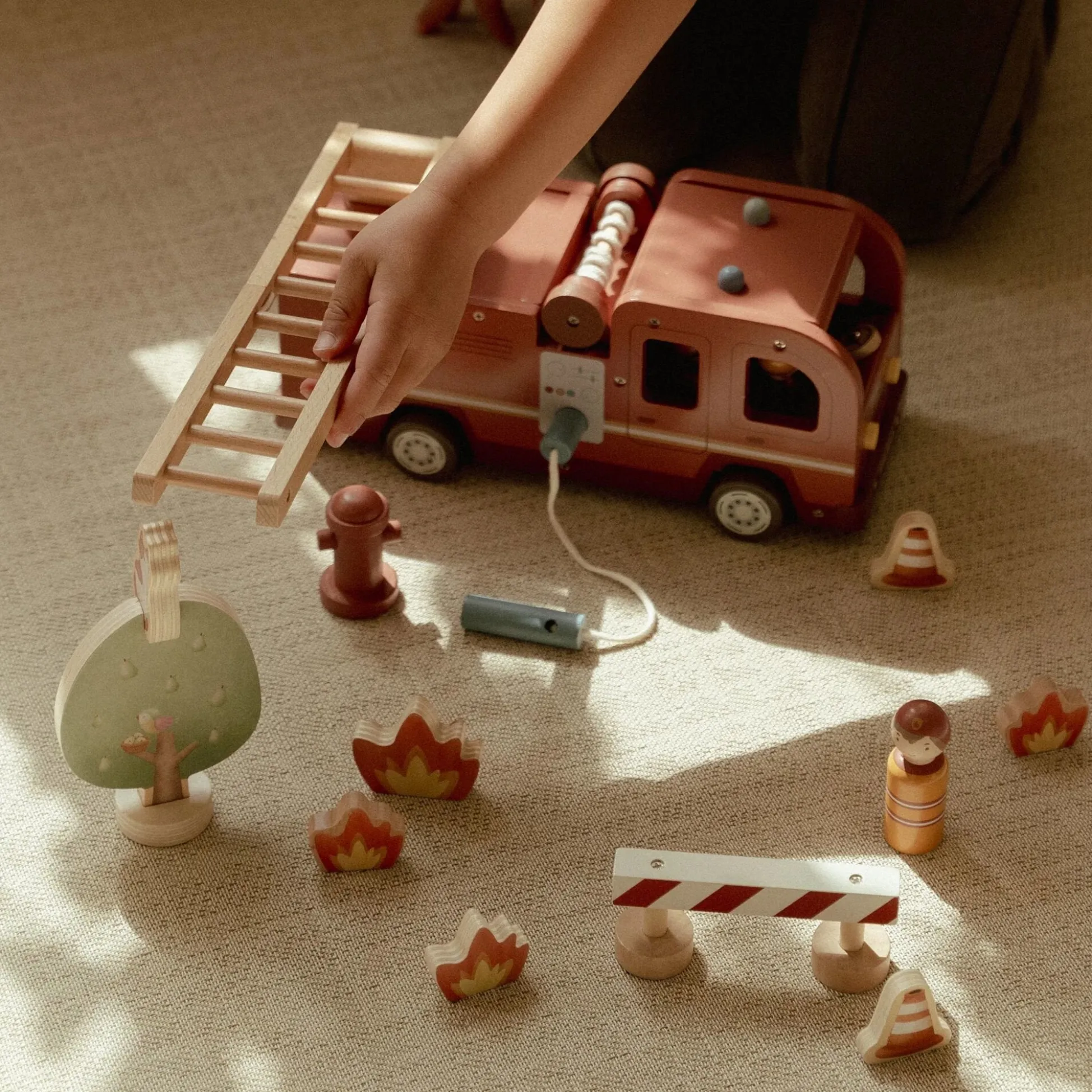 Wooden fire truck – Red – Essentials