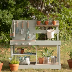 Wooden outdoor kitchen - Green