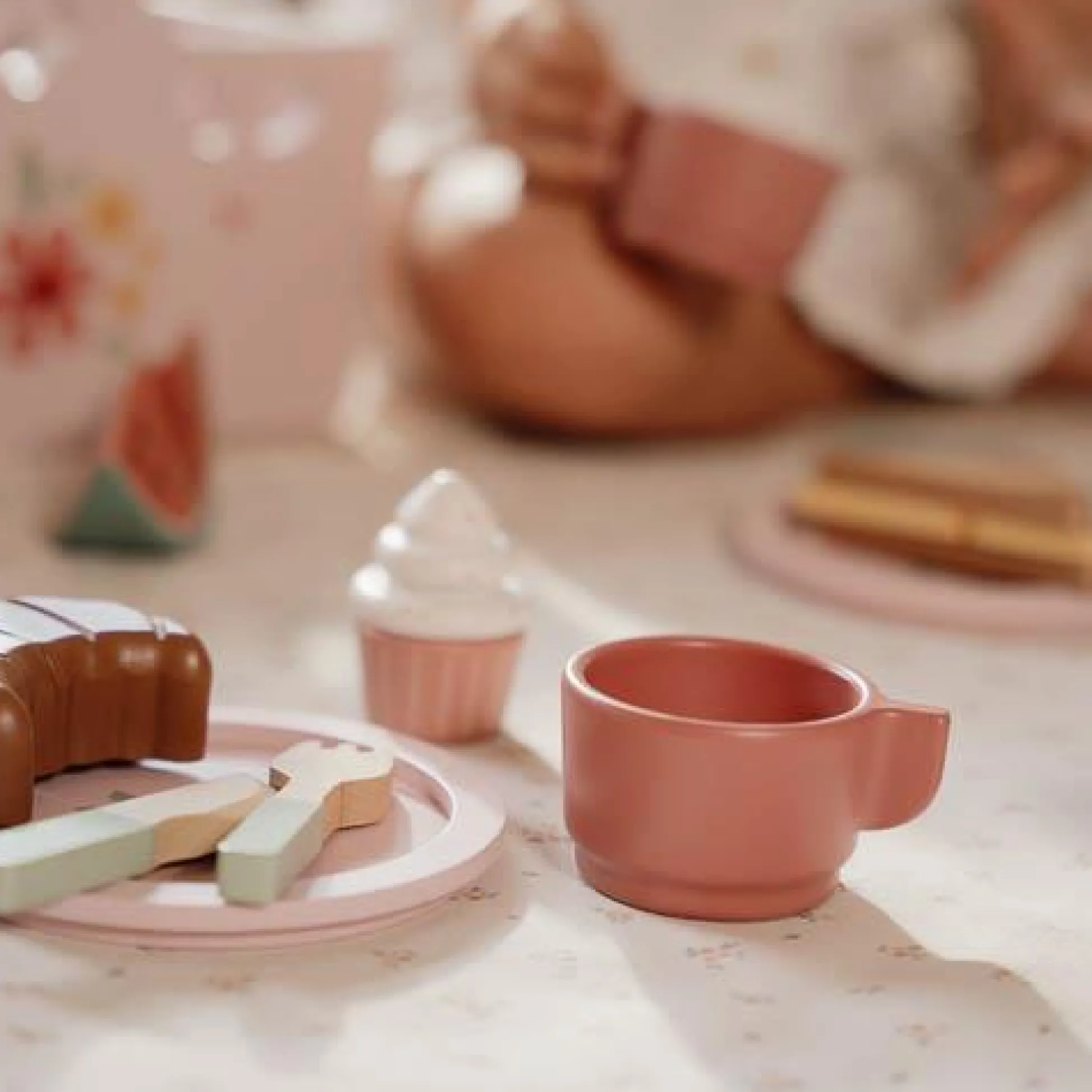 Wooden Picnic Set - Multicolored - Essentials